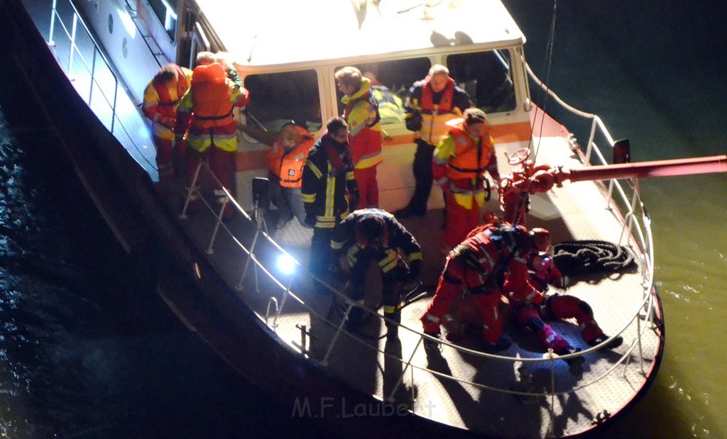 Einsatz BF Hoehenretter Koelner Seilbahn Hoehe Zoobruecke P2571.JPG